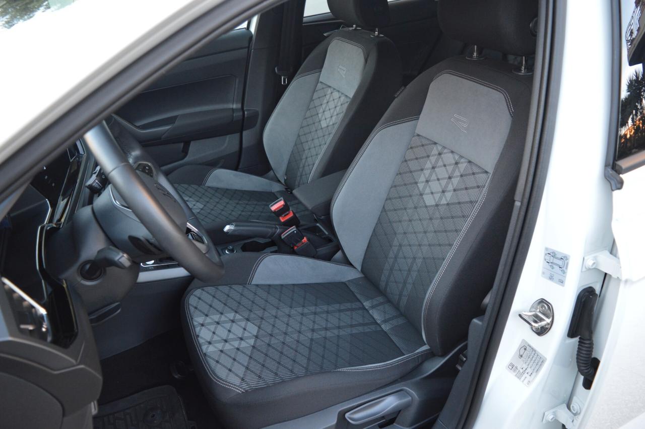 Volkswagen Taigo 1.0 TSI 115 CV DSG R-Line Plus