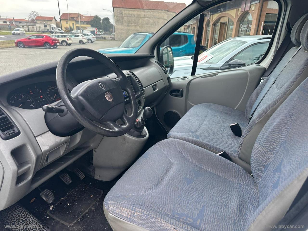 Trafic T27 1.9dCi/100PC-TN Combi Confort