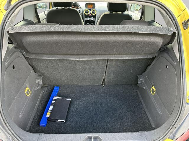 OPEL Corsa 1.2 3 porte Black Edition