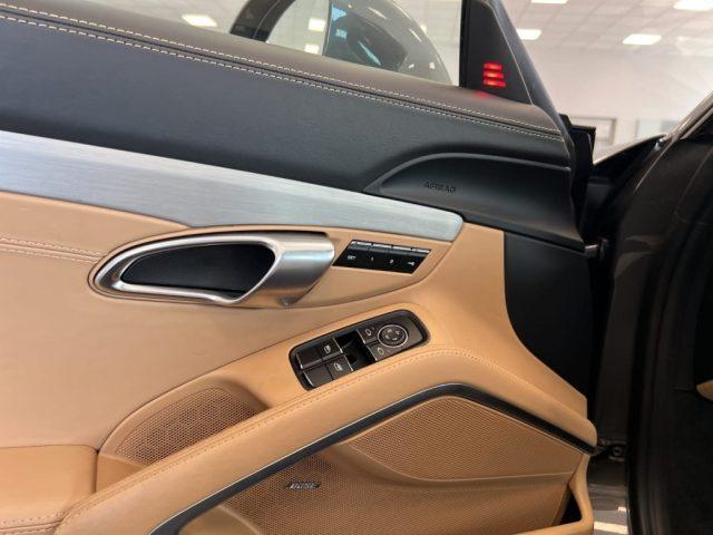 PORSCHE 911 911 3.0 Carrera 4 GTS Coupé