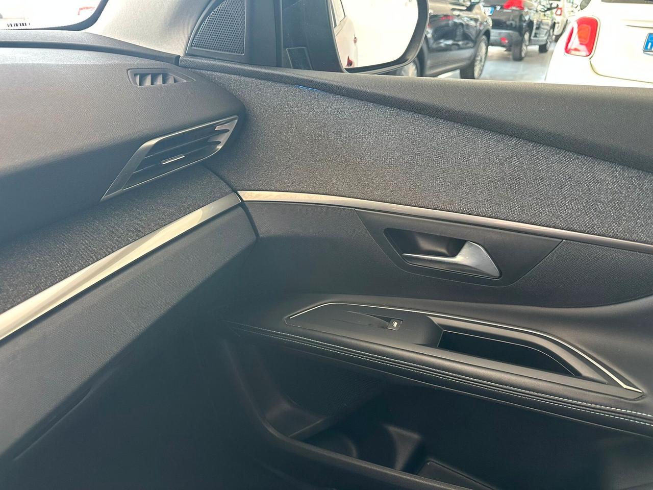 Peugeot 5008 BlueHDi 130 S&S Allure Pack 2022
