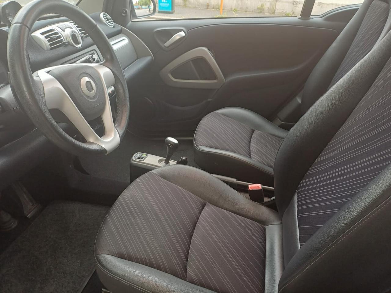 Smart ForTwo 1000 52 kW MHD SERVOSTERZO