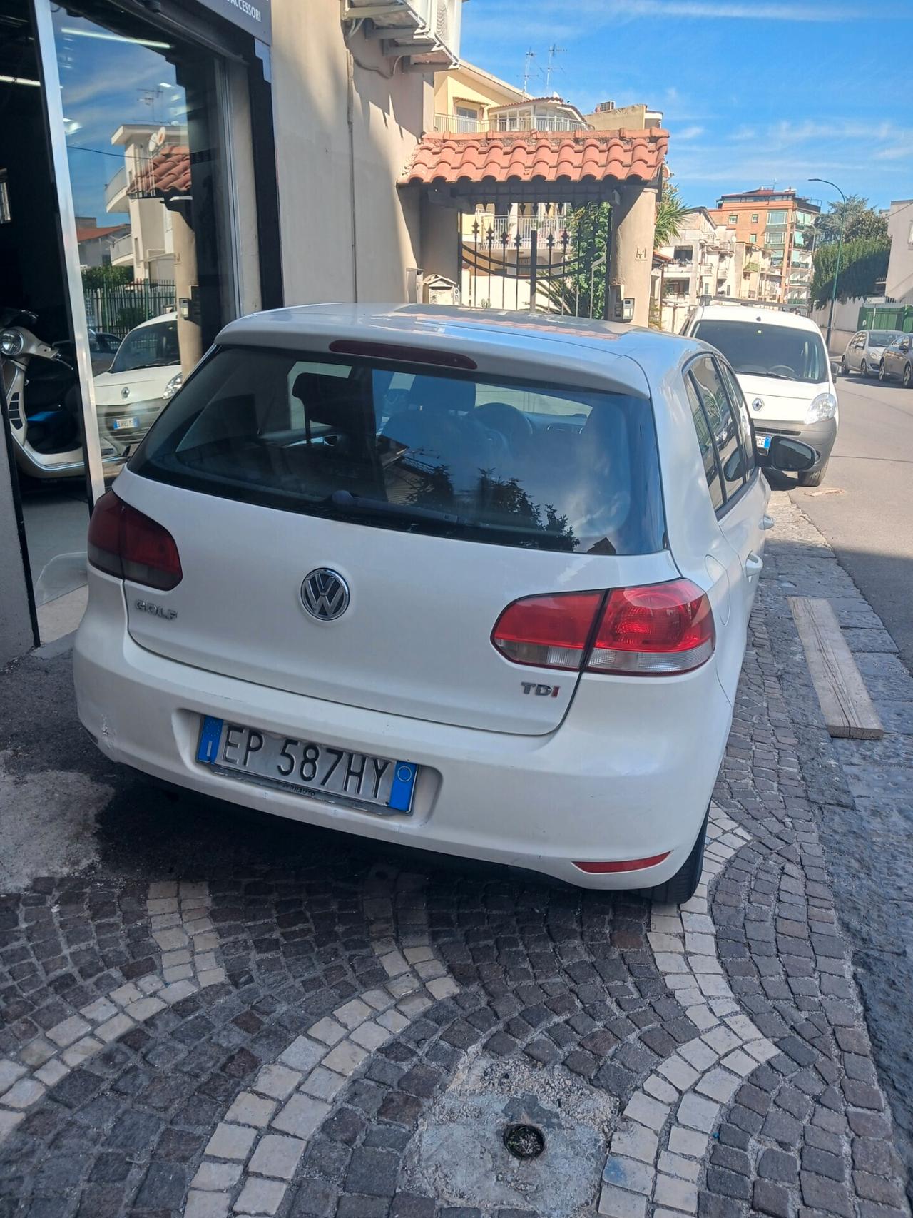 Volkswagen Golf 1.6 TDf