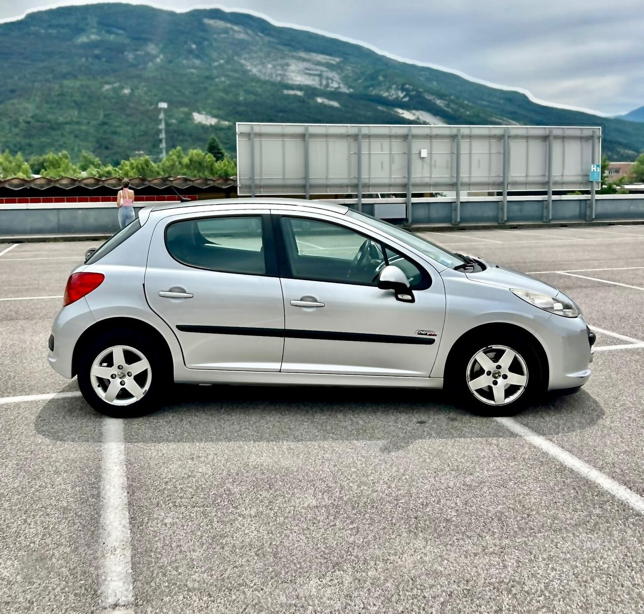 Peugeot 207 1.4 VTi 95CV 5p. Active XS Neopatentati