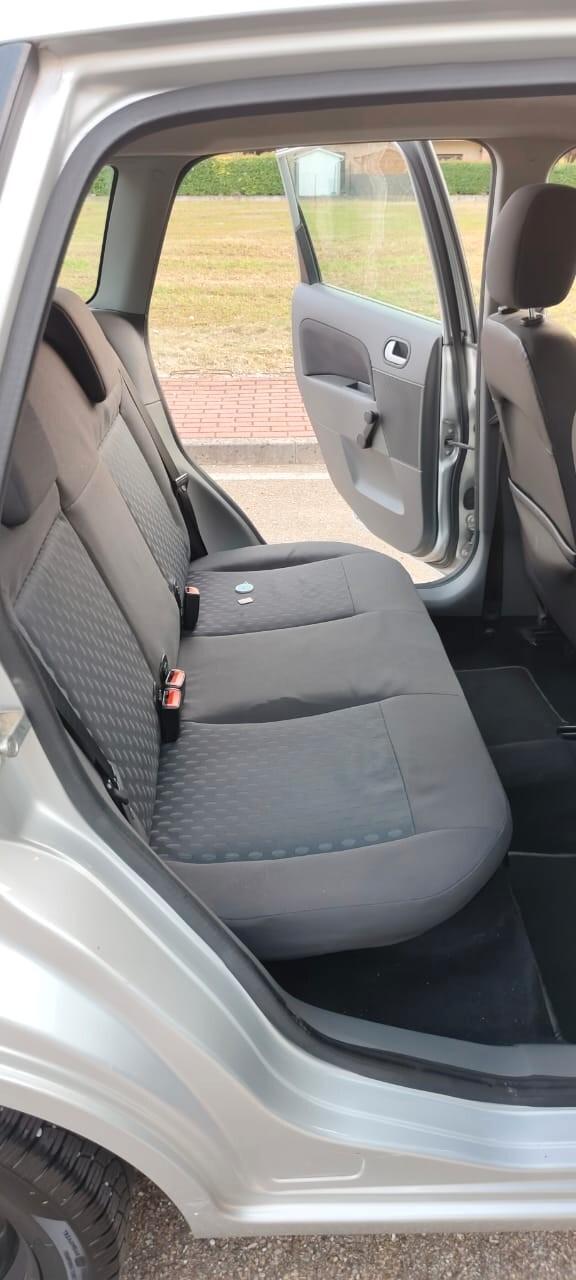 Ford Fiesta 1.4 16V 5p. Ghia