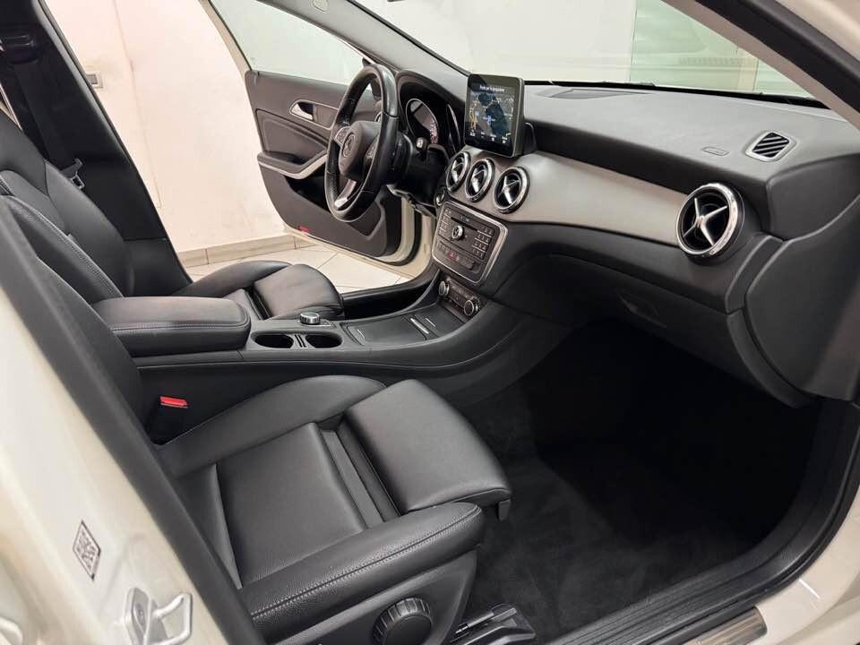 Mercedes-benz GLA 180 d Automatic Enduro 110/CV con TETTO