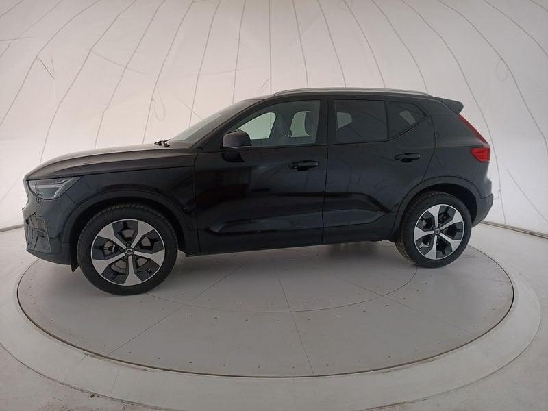 Volvo XC40 2023 2.0 b3 Plus Dark auto