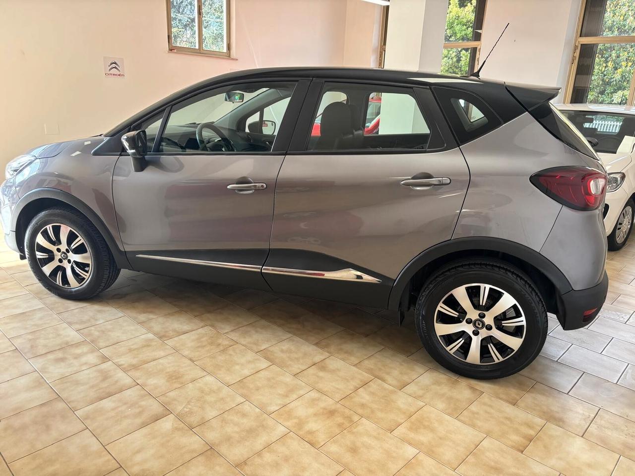 RENAULT CAPTUR ANNO 2018 BZ ADATTA NEOPATENTATI KM 40 MILA