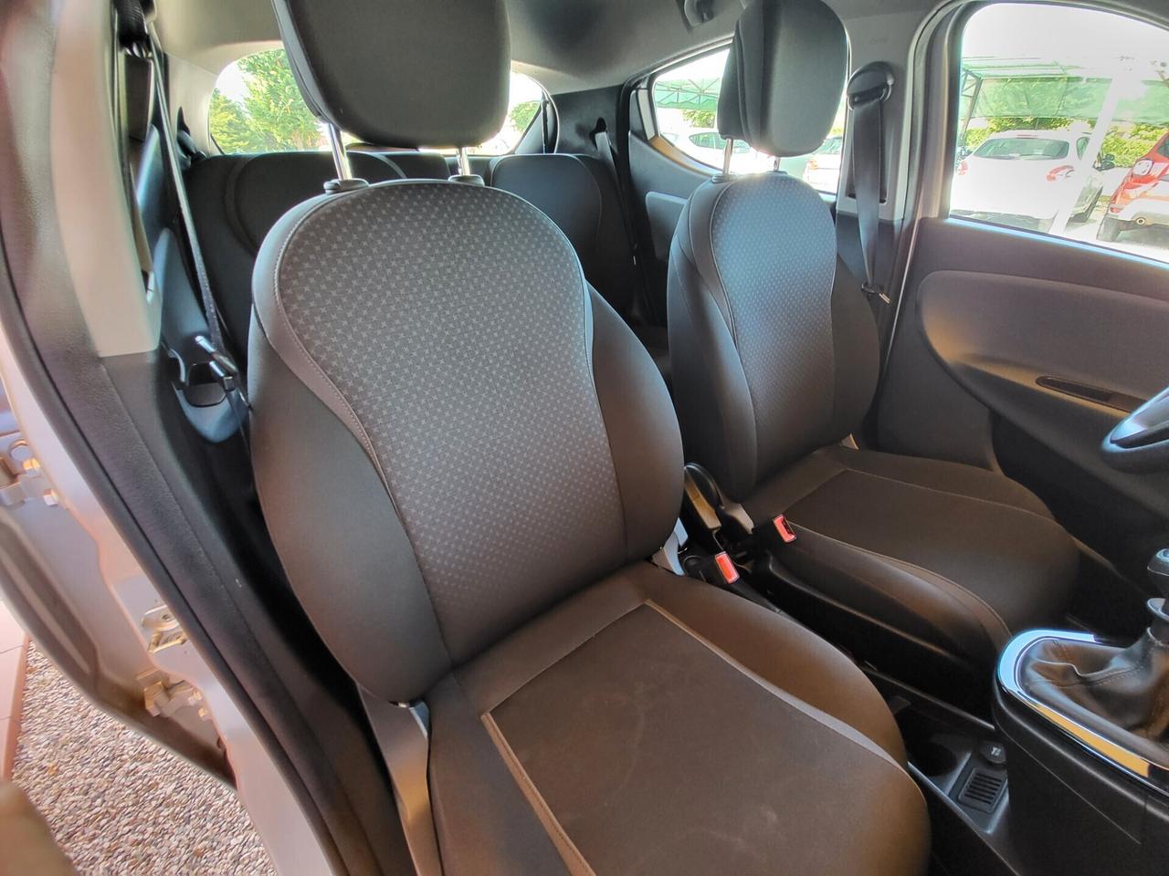 Lancia Ypsilon 1.2 69 CV 5 porte Silver