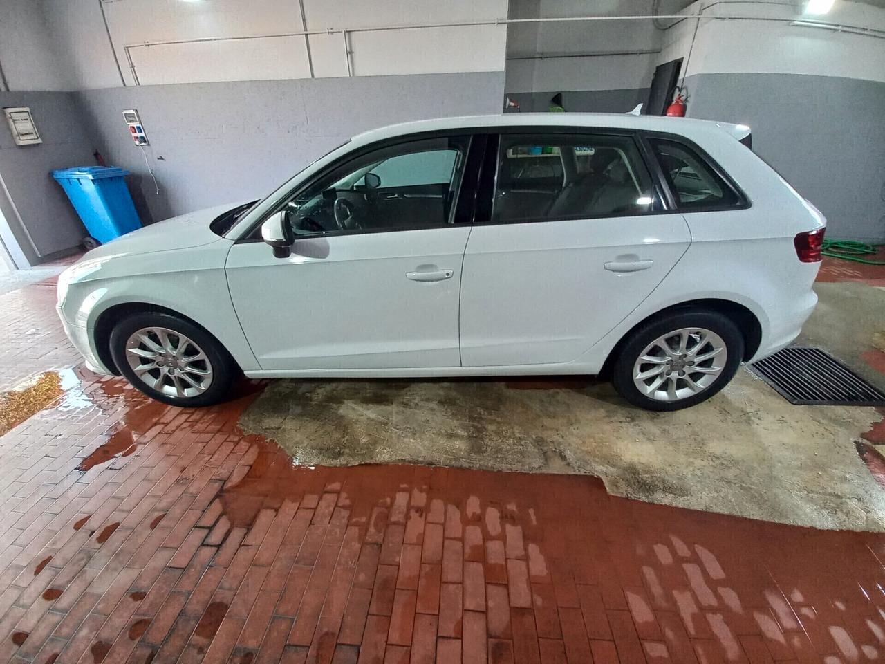 Audi A3 SPB 1.6 TDI ultra Attraction