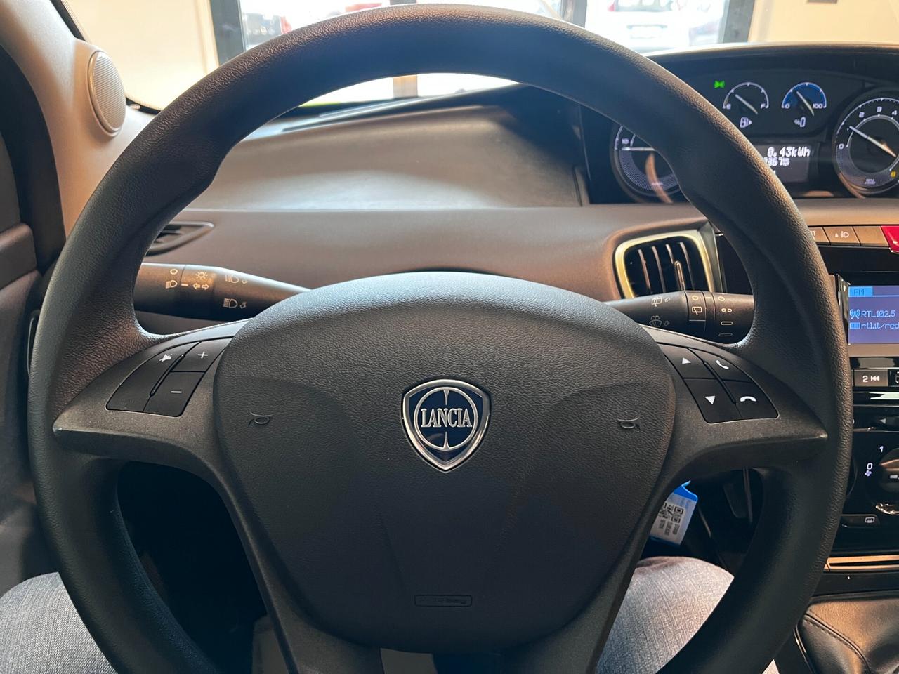 Lancia Ypsilon 1.0 FireFly 5 porte S&S Hybrid Oro