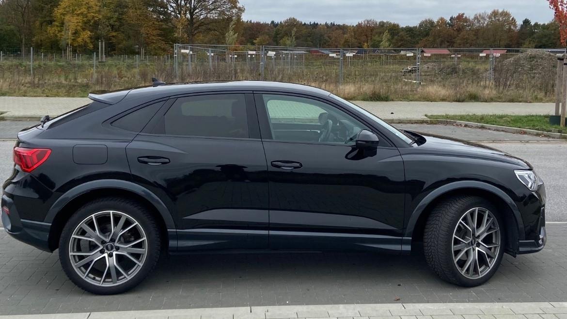 Audi Q3 SPB 35 TFSI S line edition 20 “ black pack