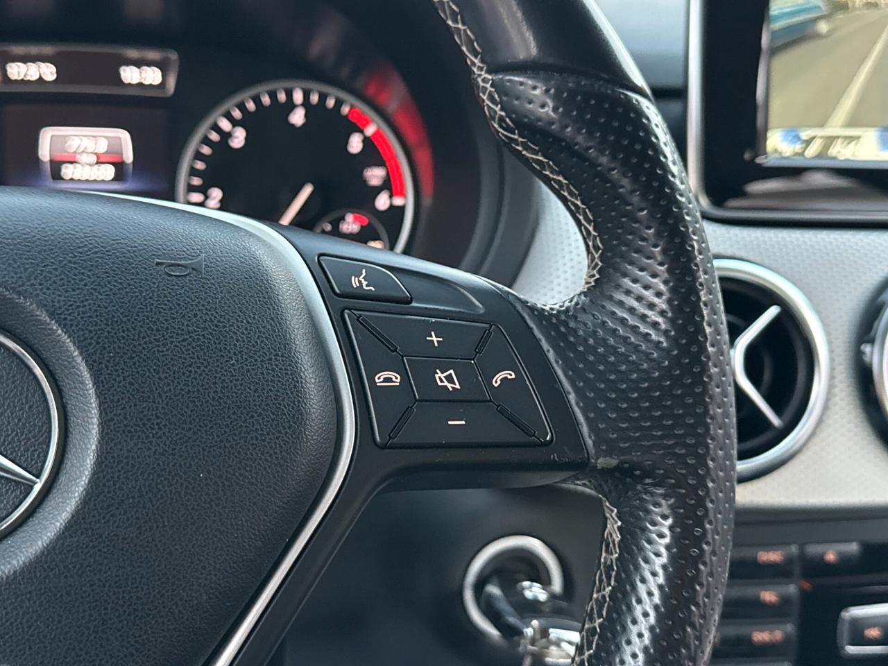 MercedesBenz B 200 CDI Premium NAVI CAMERA - 2014