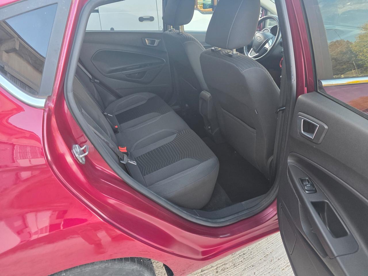 Ford Fiesta 1.5 TDCi 75CV 5 porte Titanium