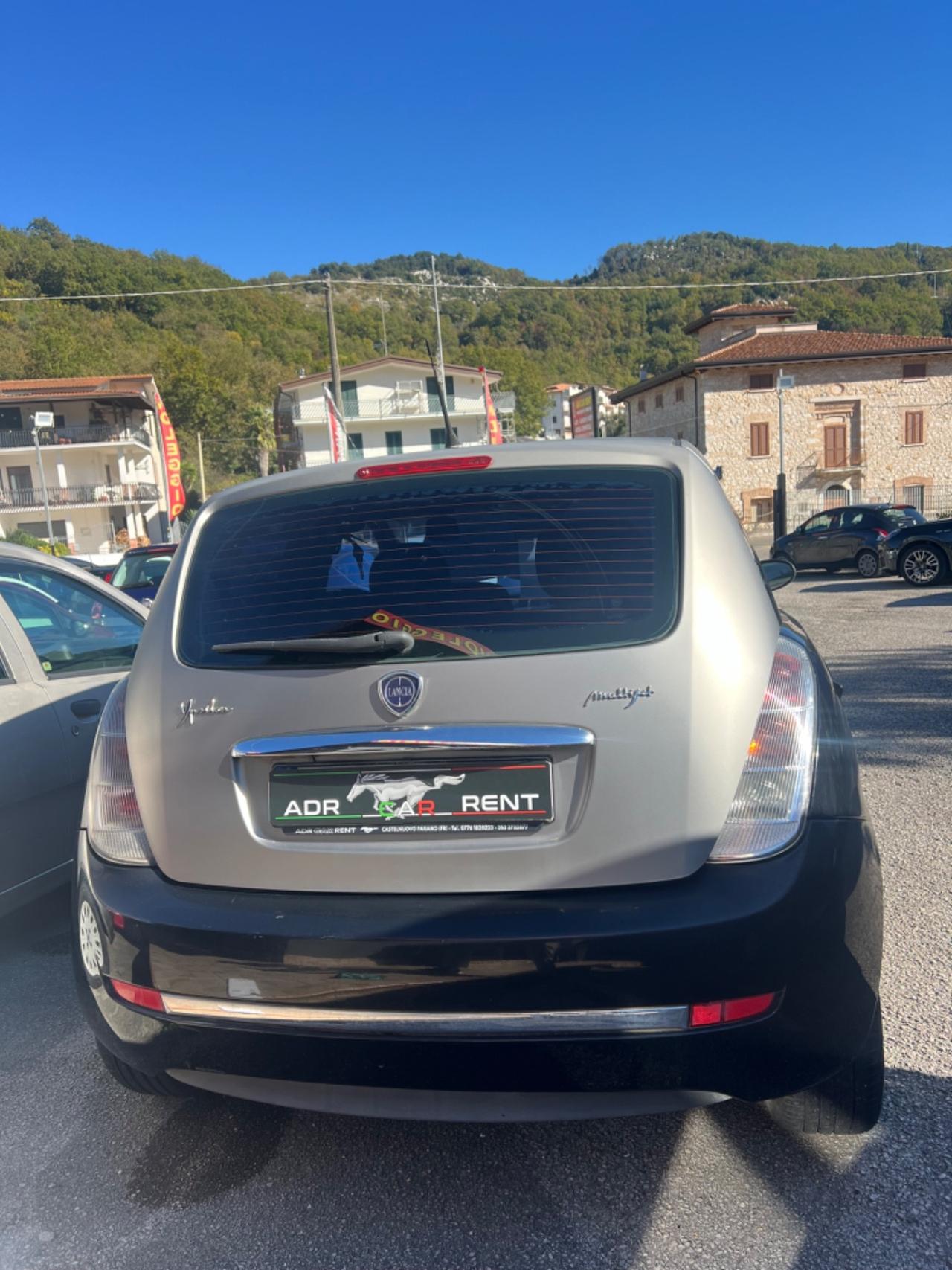 Lancia Ypsilon 1.3 MJT 75 CV Argento