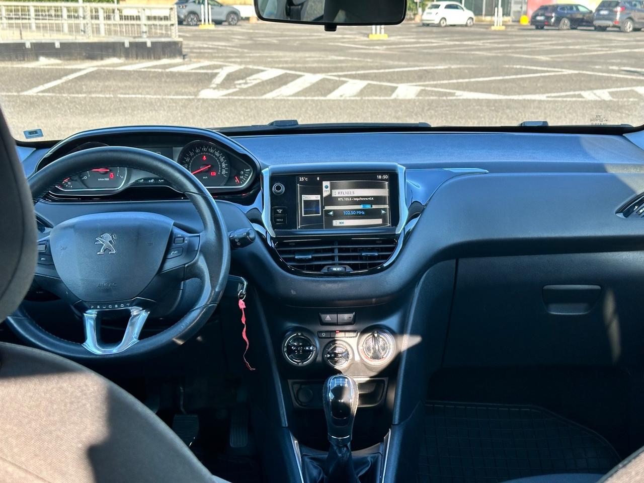 Peugeot 208 Unico proprietario distribuzione e frizione nuove