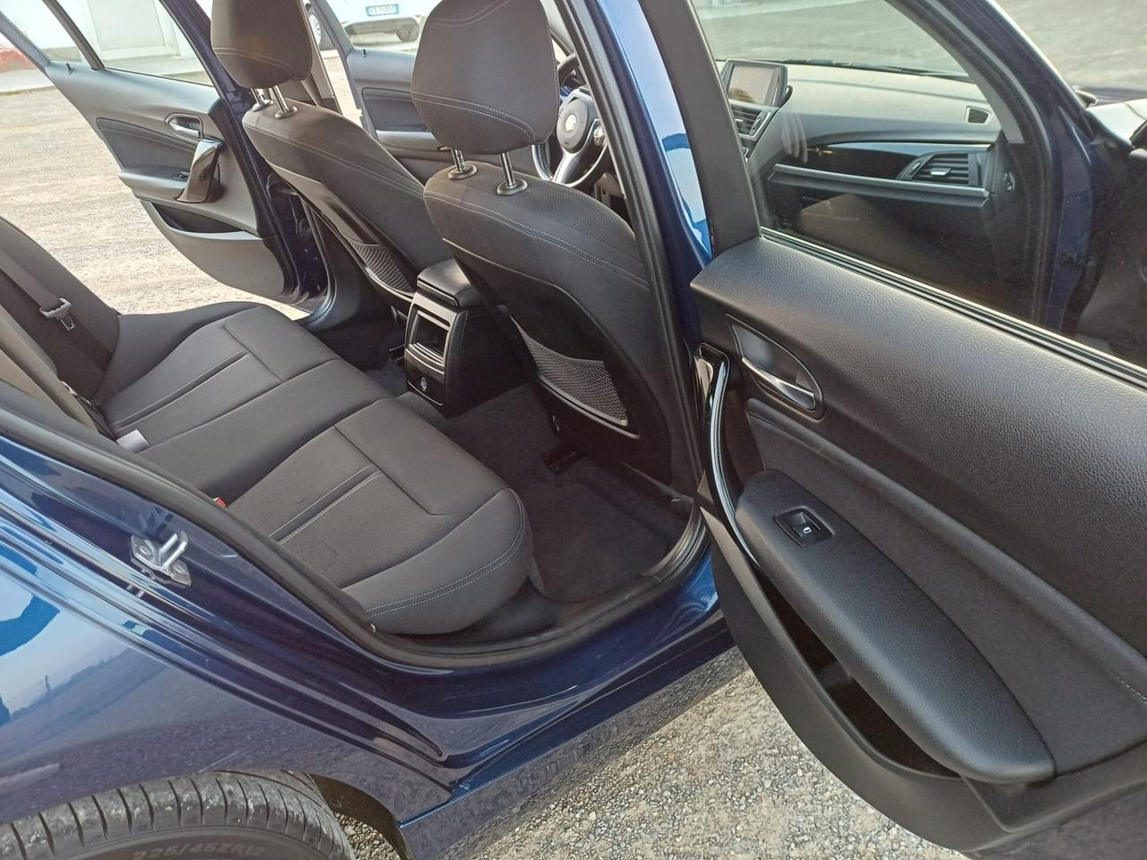 Bmw 116 116d 5p. Urban