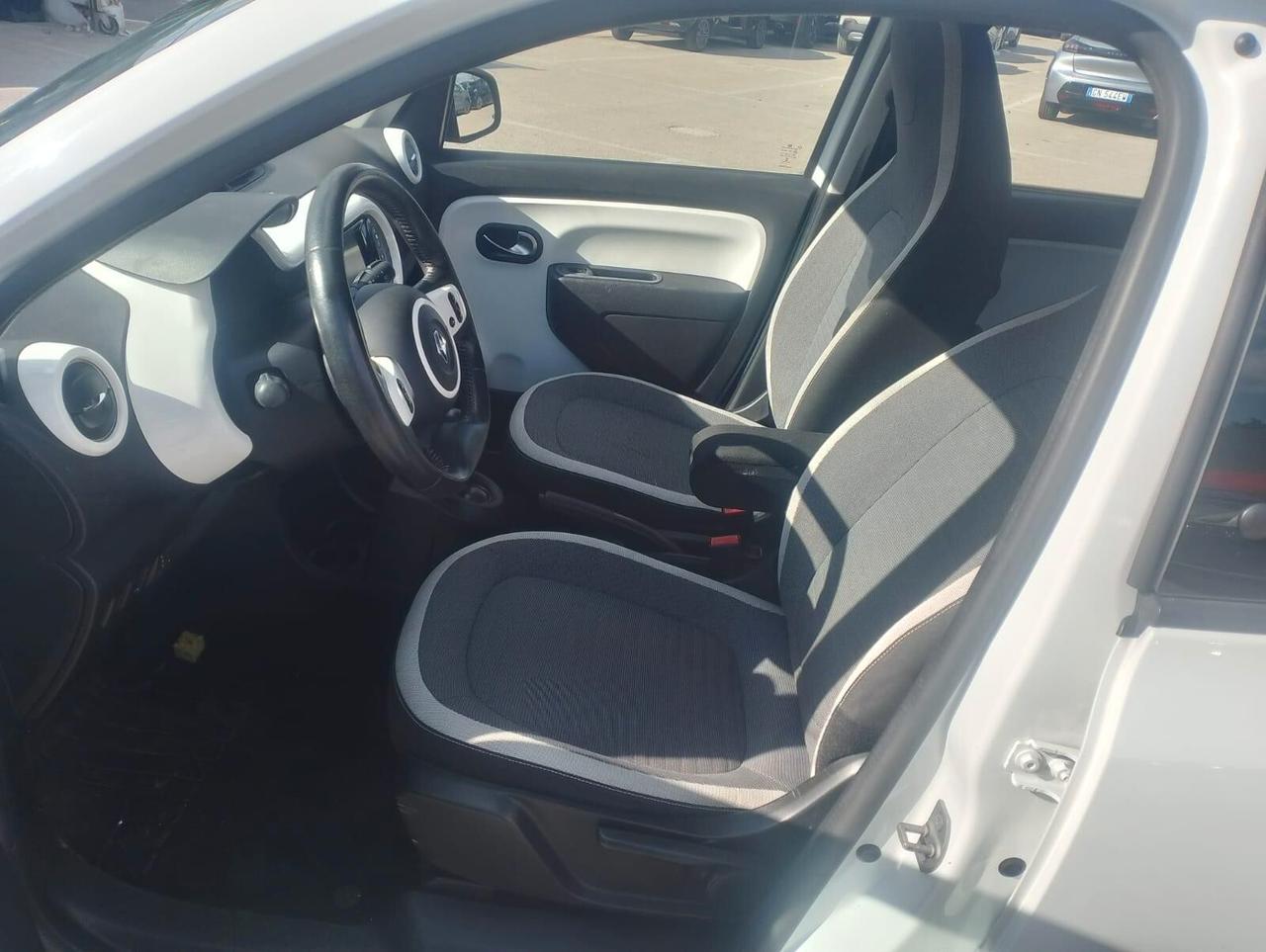 Renault Twingo TCe 90 CV EDC La Parisienne