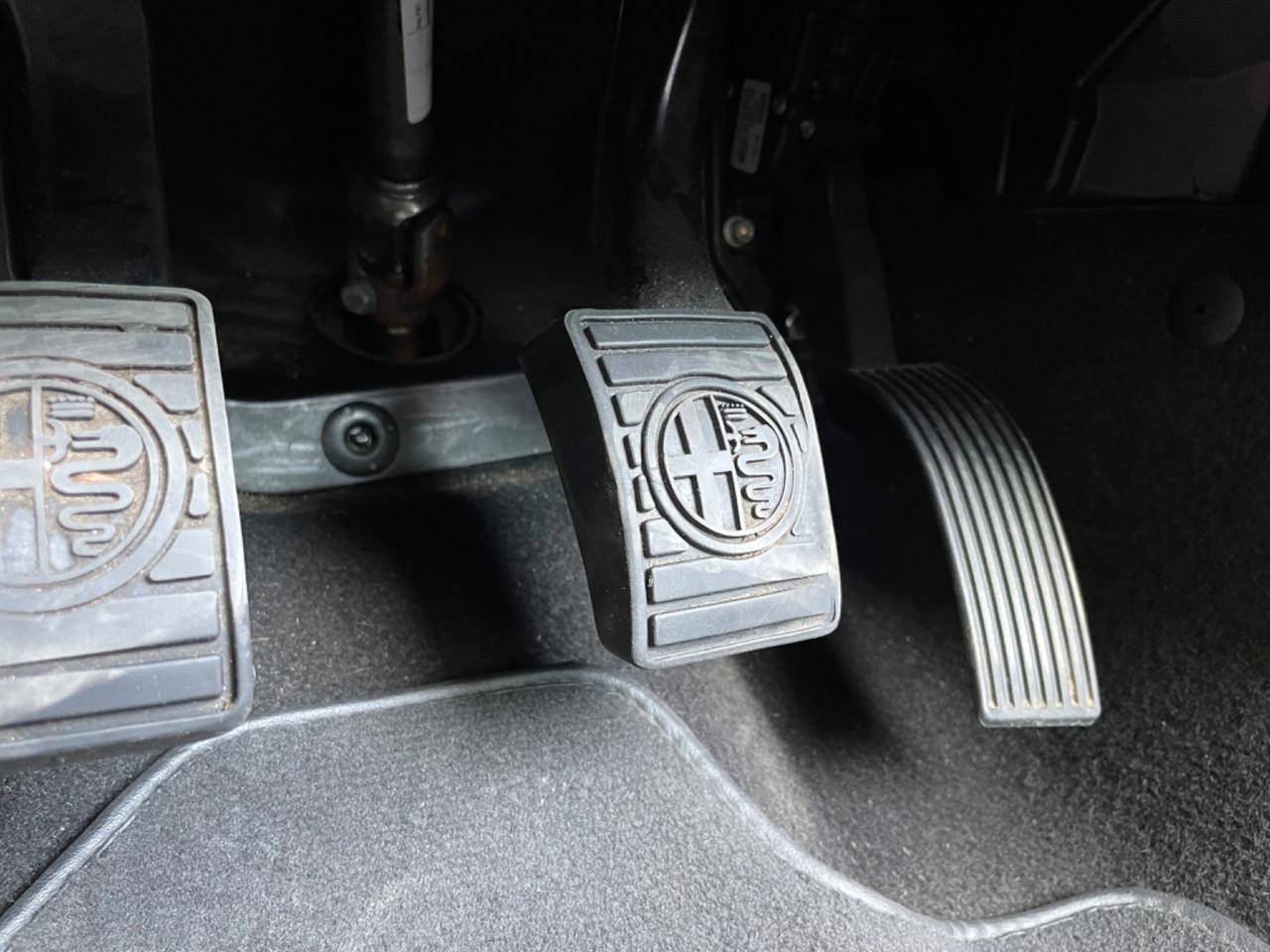 Alfa Romeo Spider 939 3.2 V6 *PININFARINA*