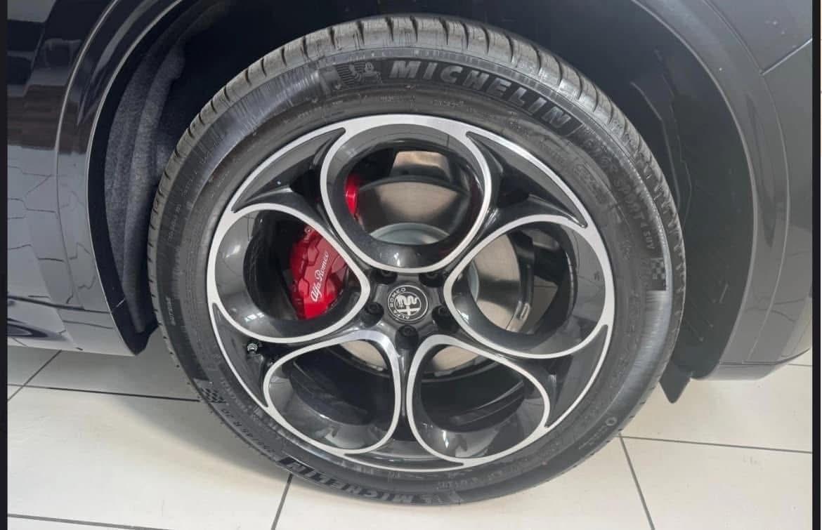 Alfa Romeo Stelvio 2.2 Turbodiesel 210 CV AT8 Q4 Veloce NOLEGGIO