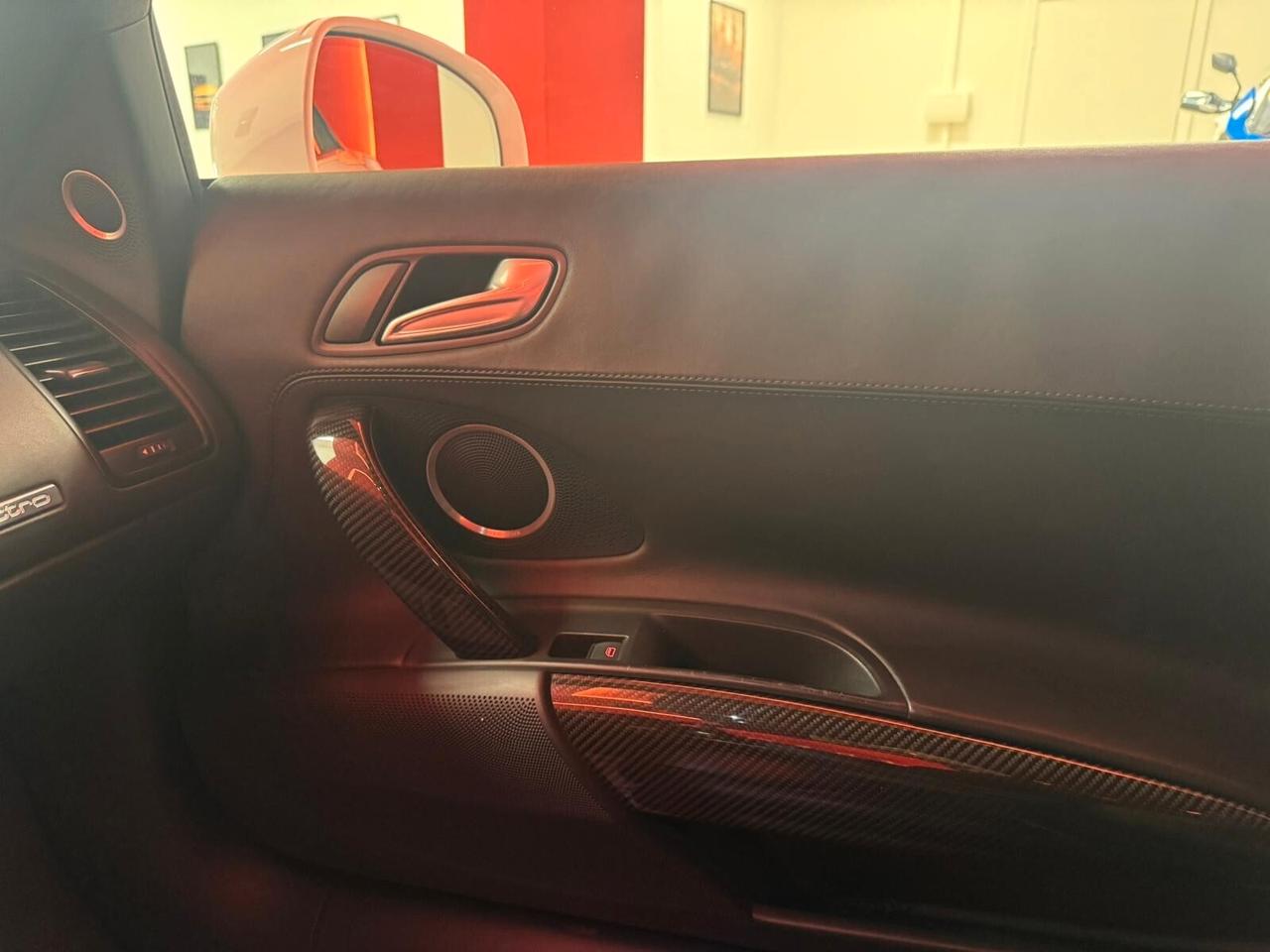 Audi R8 4.2 V8 FSI quattro R tronic