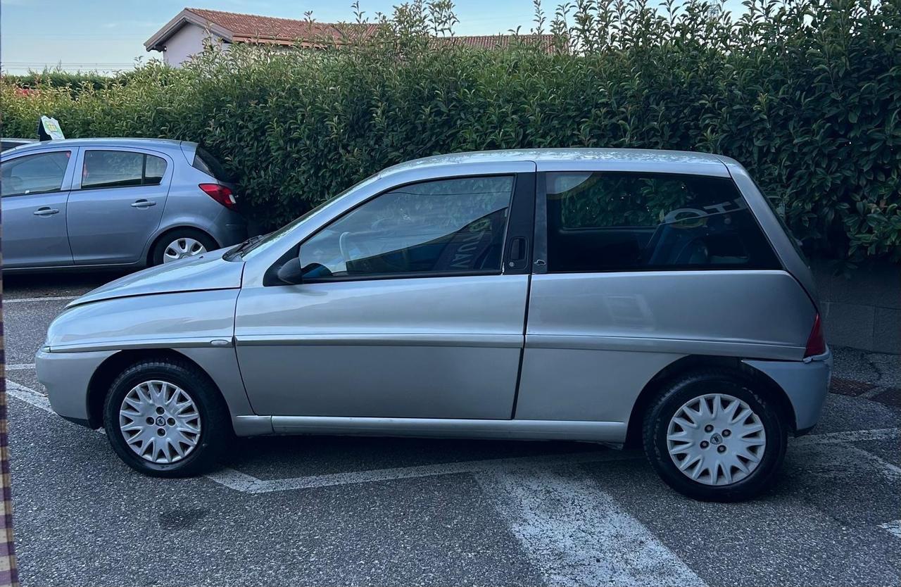 Lancia Ypsilon 1.0 FIRE - NEOPATENTATI