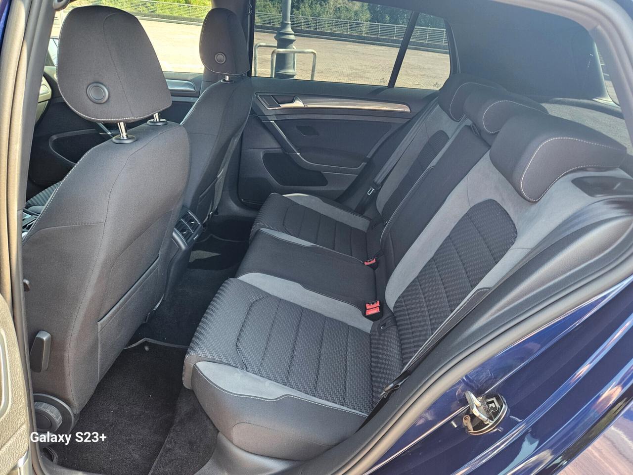 Volkswagen Golf 1.5 TSI ACT 5p. R line