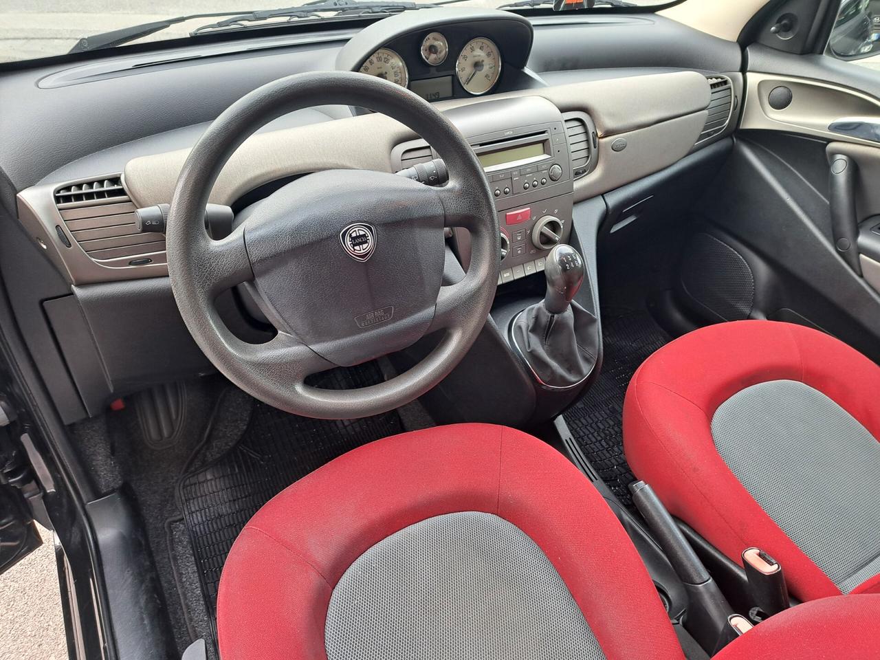 Lancia Ypsilon 1.3 MJT 75 CV Oro