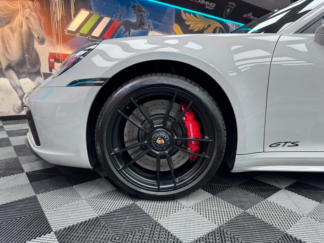 Porsche 911 Carrera 4 GTS (340)