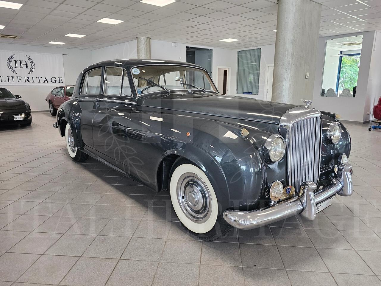 Bentley S2