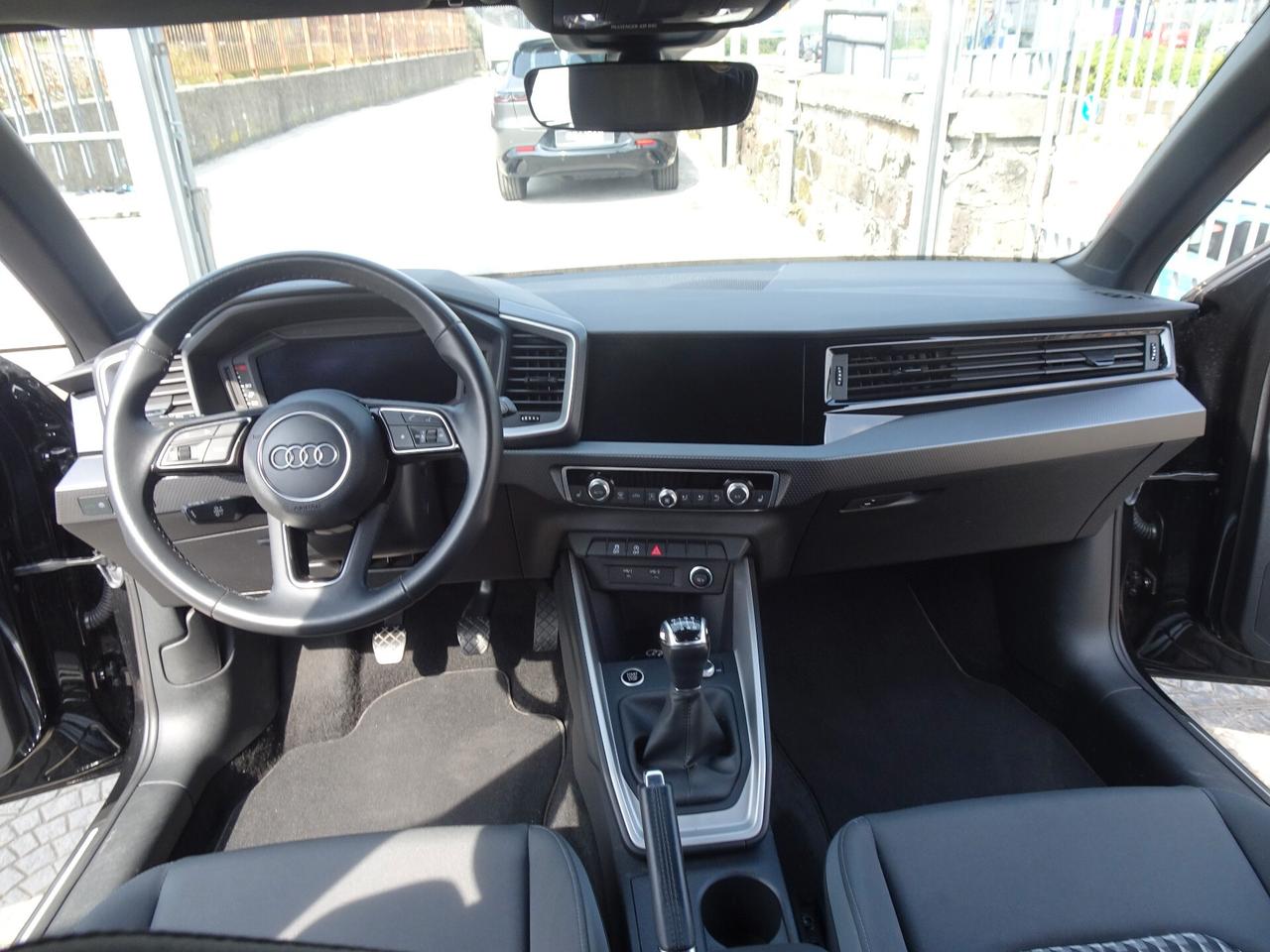 Audi A1 Allstreet 35 TFSI Identity Contrast