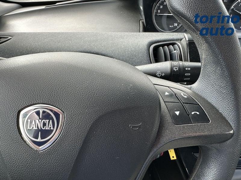 Lancia Ypsilon 1.0 FireFly 5 porte S&S Hybrid Silver