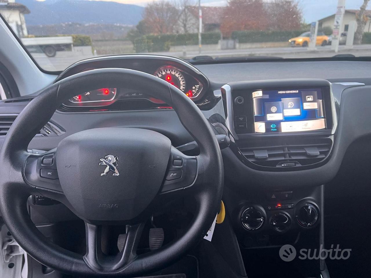 Peugeot 208 1.2 VTi 82 CV 5porte Allure