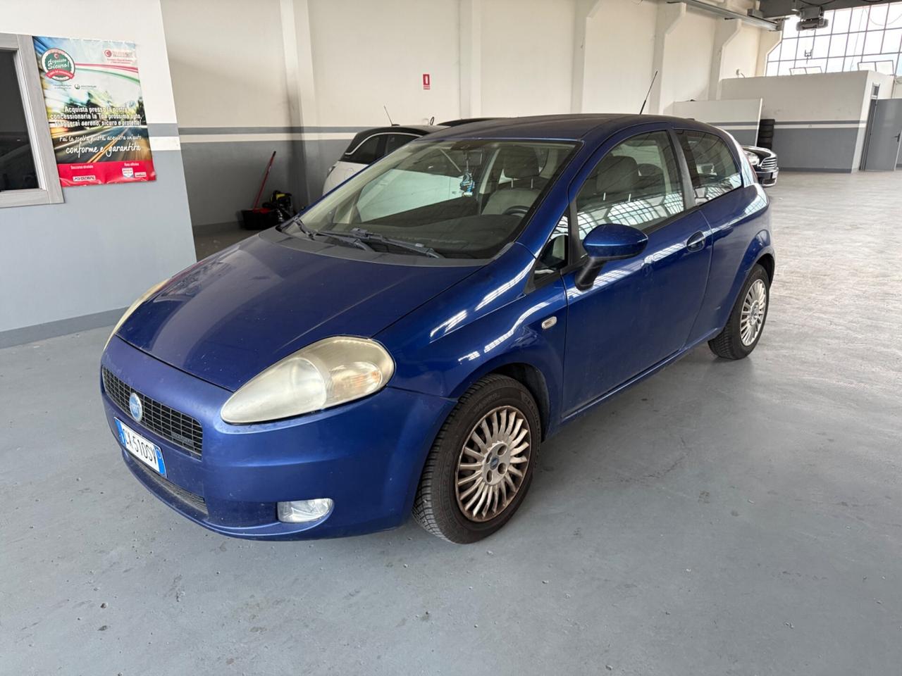 FIAT GRANDE PUNTO 3 PORTE NEOPATENTATI