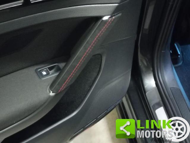 VOLKSWAGEN Golf GTI 2.0 TSI DSG 5p. BlueMotion Technology