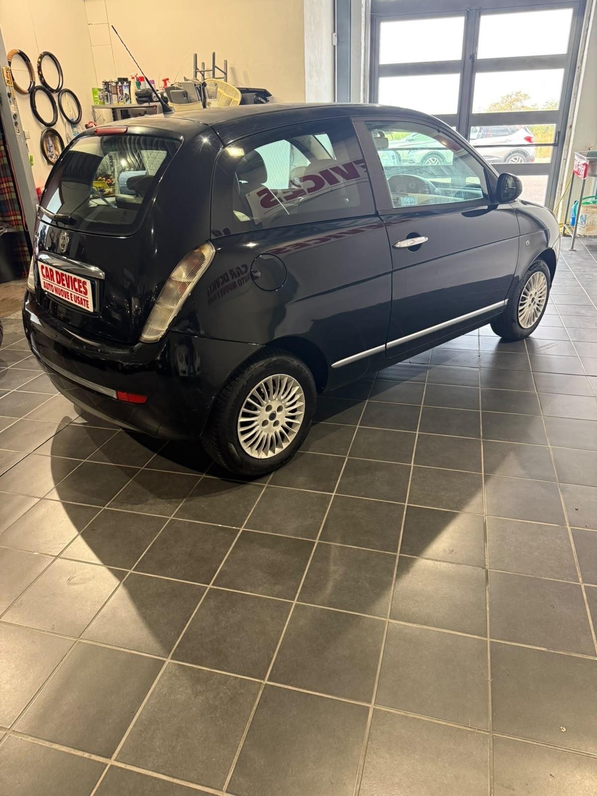 Lancia Ypsilon 1.3 MJT -NEOPATENTATI