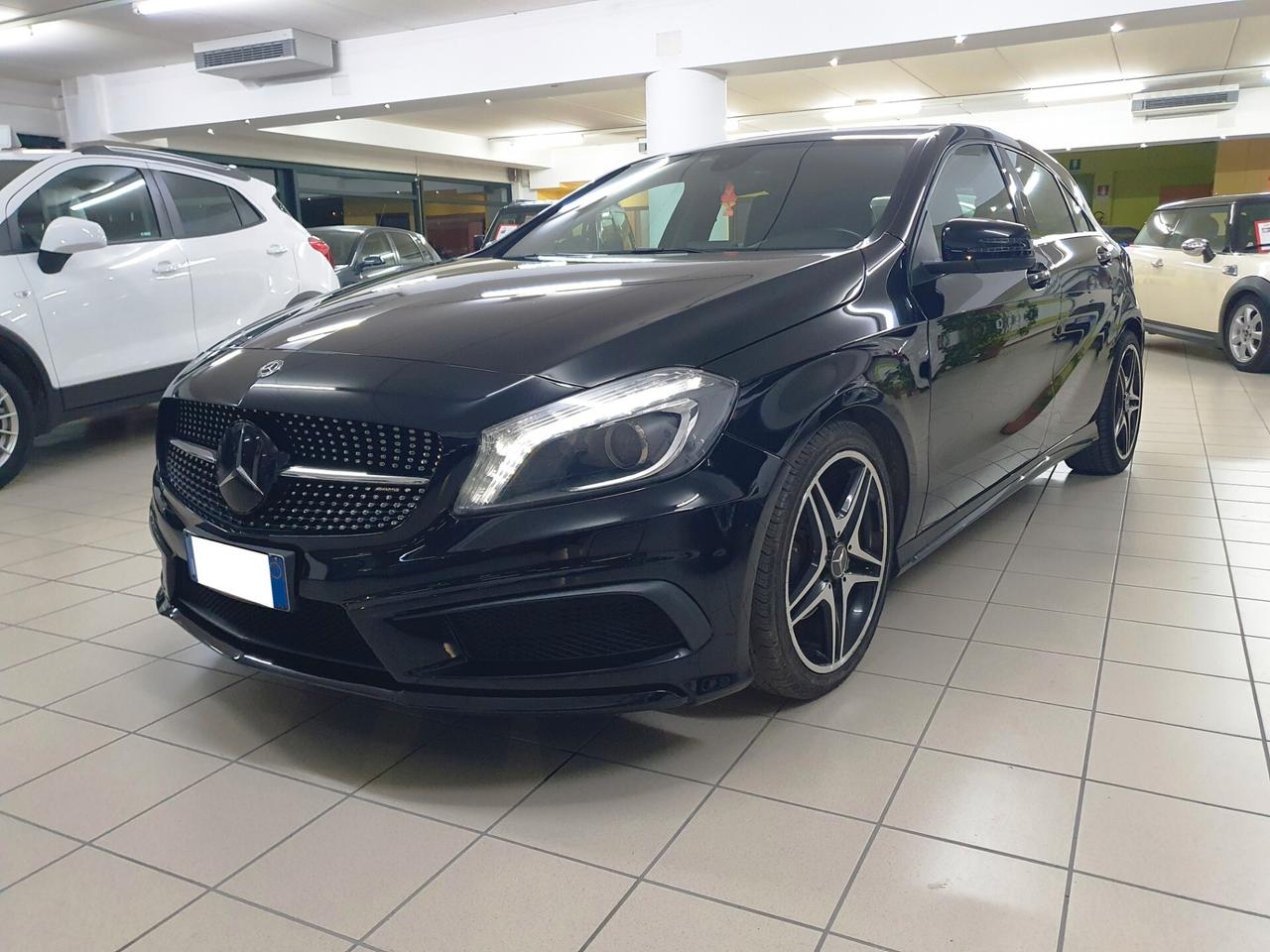 Mercedes-benz A 180 CDI BlueEFFICIENCY Premium Dark Night Edition