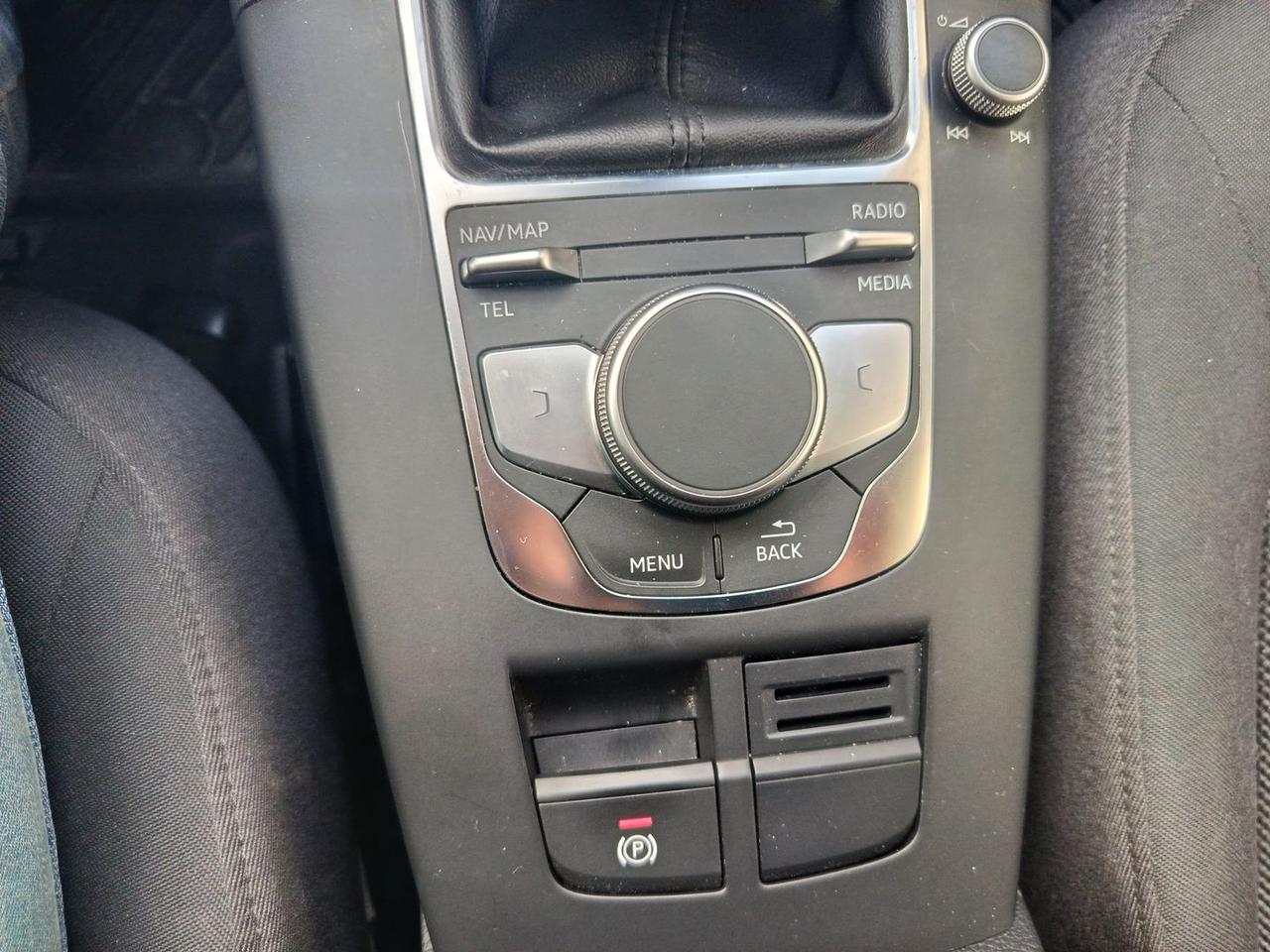 Audi A3 Business 1.6 30 TDI #10427