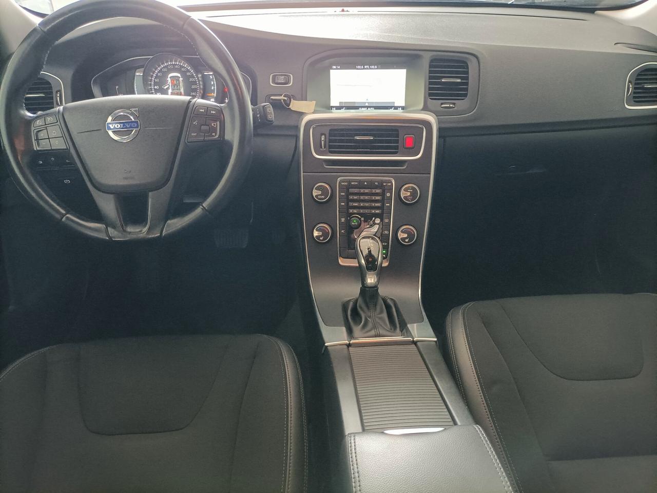 Volvo V60 2.0 D3 150 CV Geartronic R-design - 06/2016