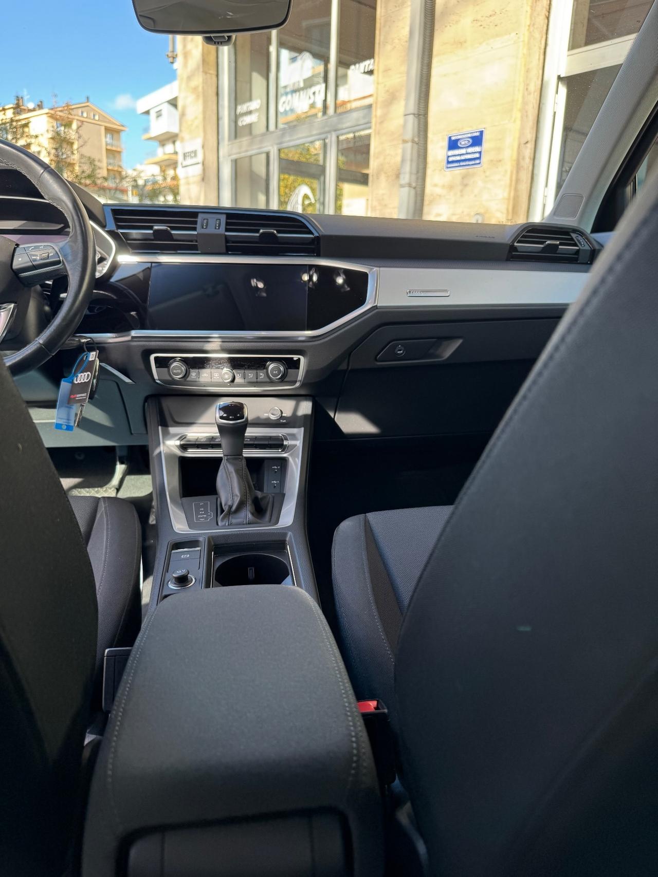 Audi Q3 35 TDI S tronic Business Advanced