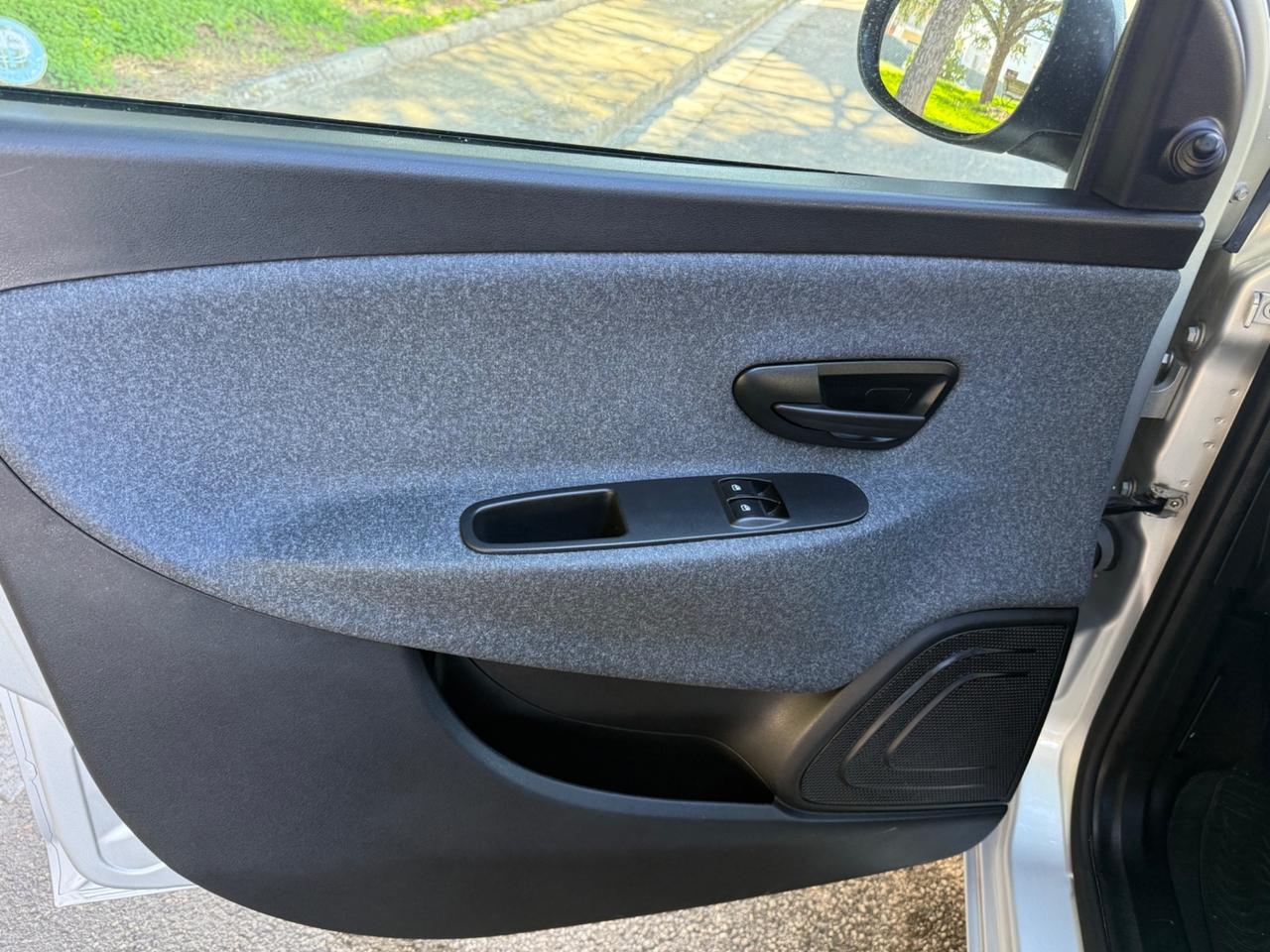 Lancia Ypsilon 1.2 69 CV 5 porte S&S Platinum