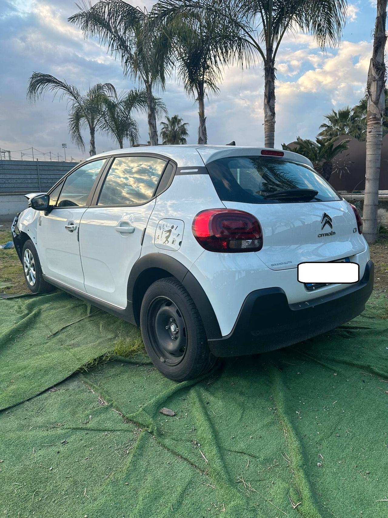 Citroen C3 2023 PureTech Shine - SINISTRATA -