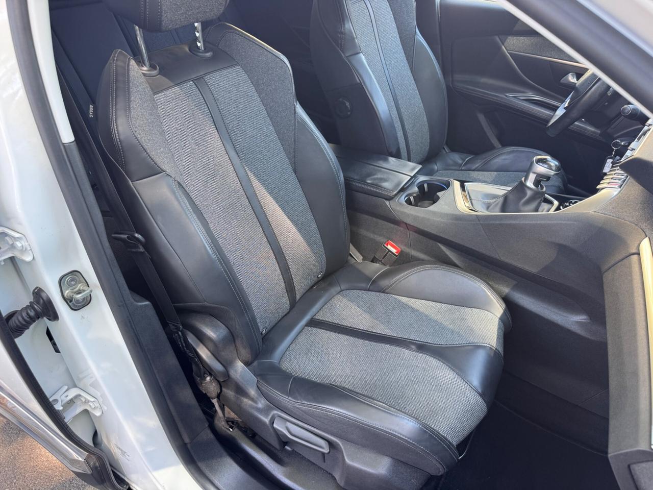 Peugeot 3008 1.2 PureTech Turbo 130 S&S Allure