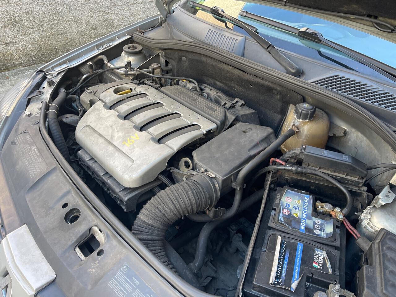 Renault Clio 1.4 16V benzina neopatentati
