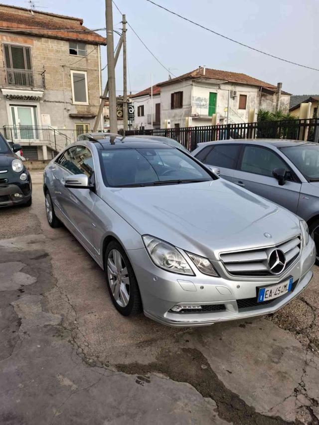 MERCEDES-BENZ E 250 CDI Coupé BlueEFFICIENCY Avantgarde