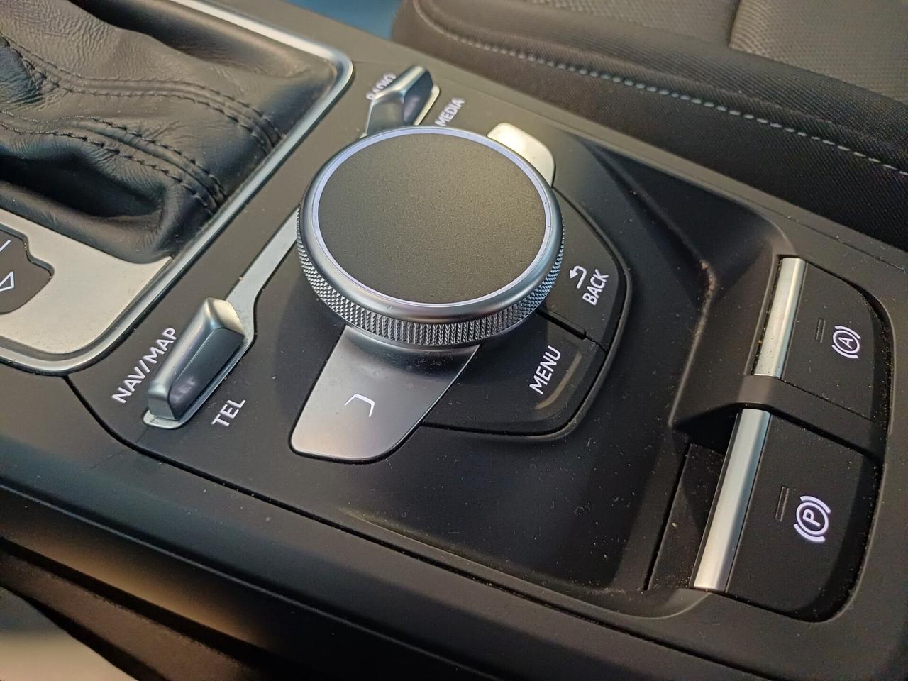 Audi Q2 35 TDI S tronic Black Edition