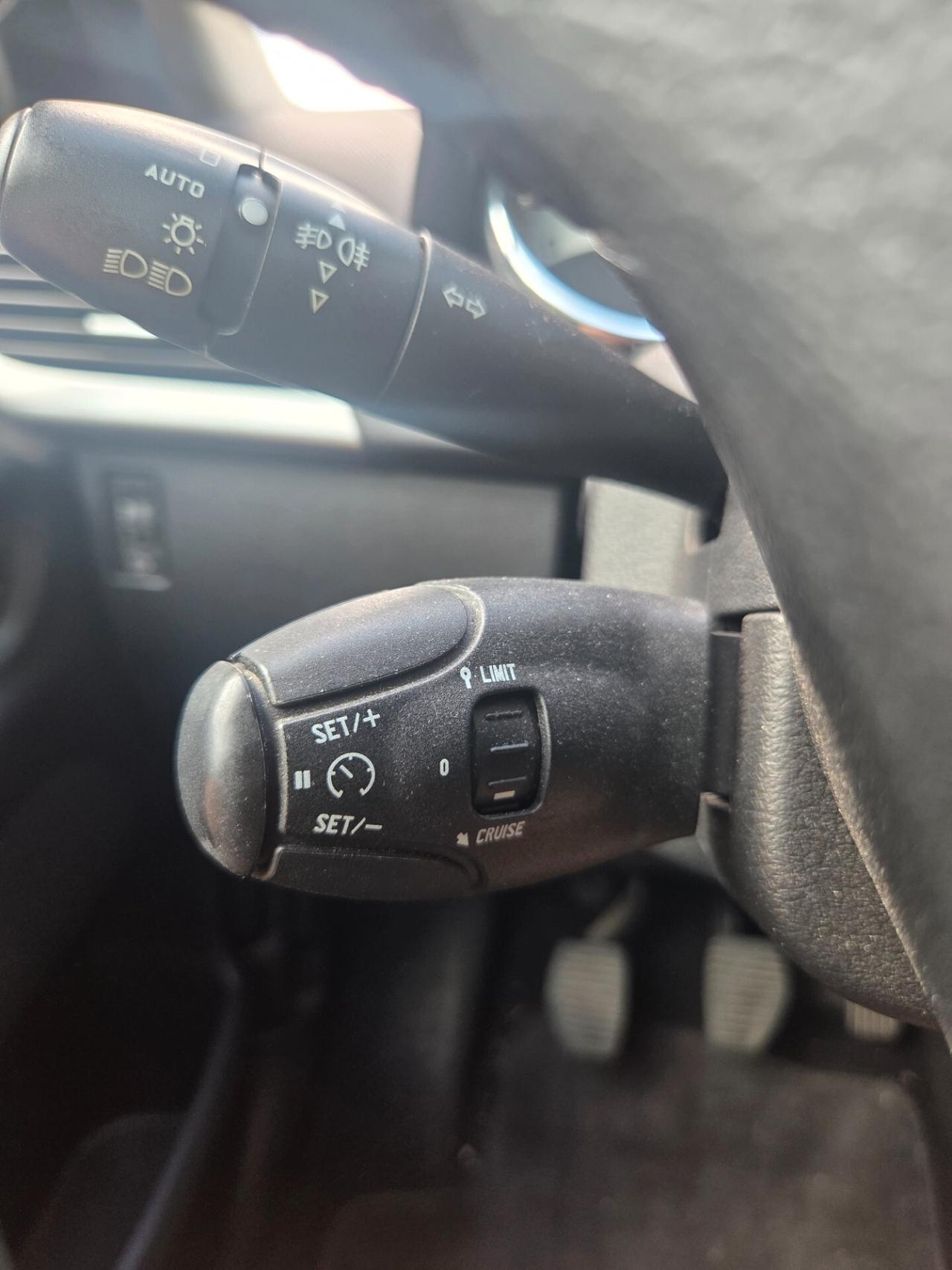 Peugeot 207 1.6 HDi 90CV 5 porte