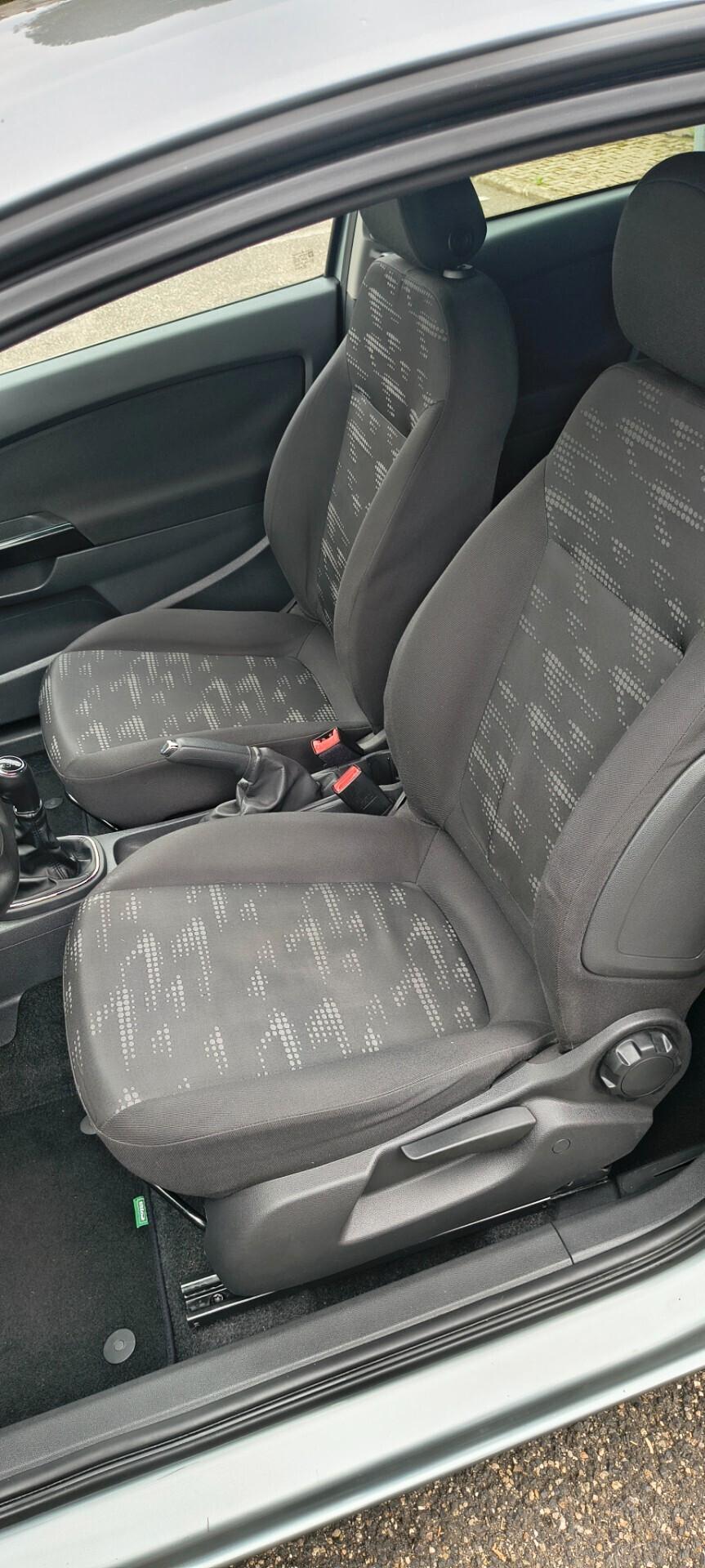 Opel Corsa 1.2 3 porte Club