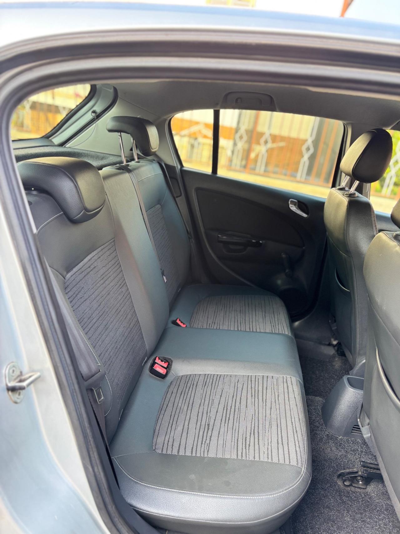 Opel Corsa 1.2 5 porte Sport