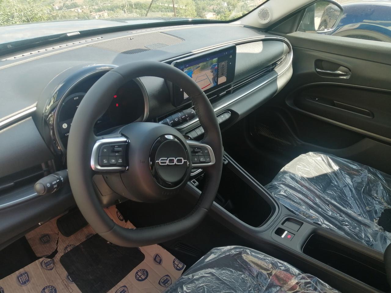 Fiat 600 Hybrid 110 CV DCT MHEV Business